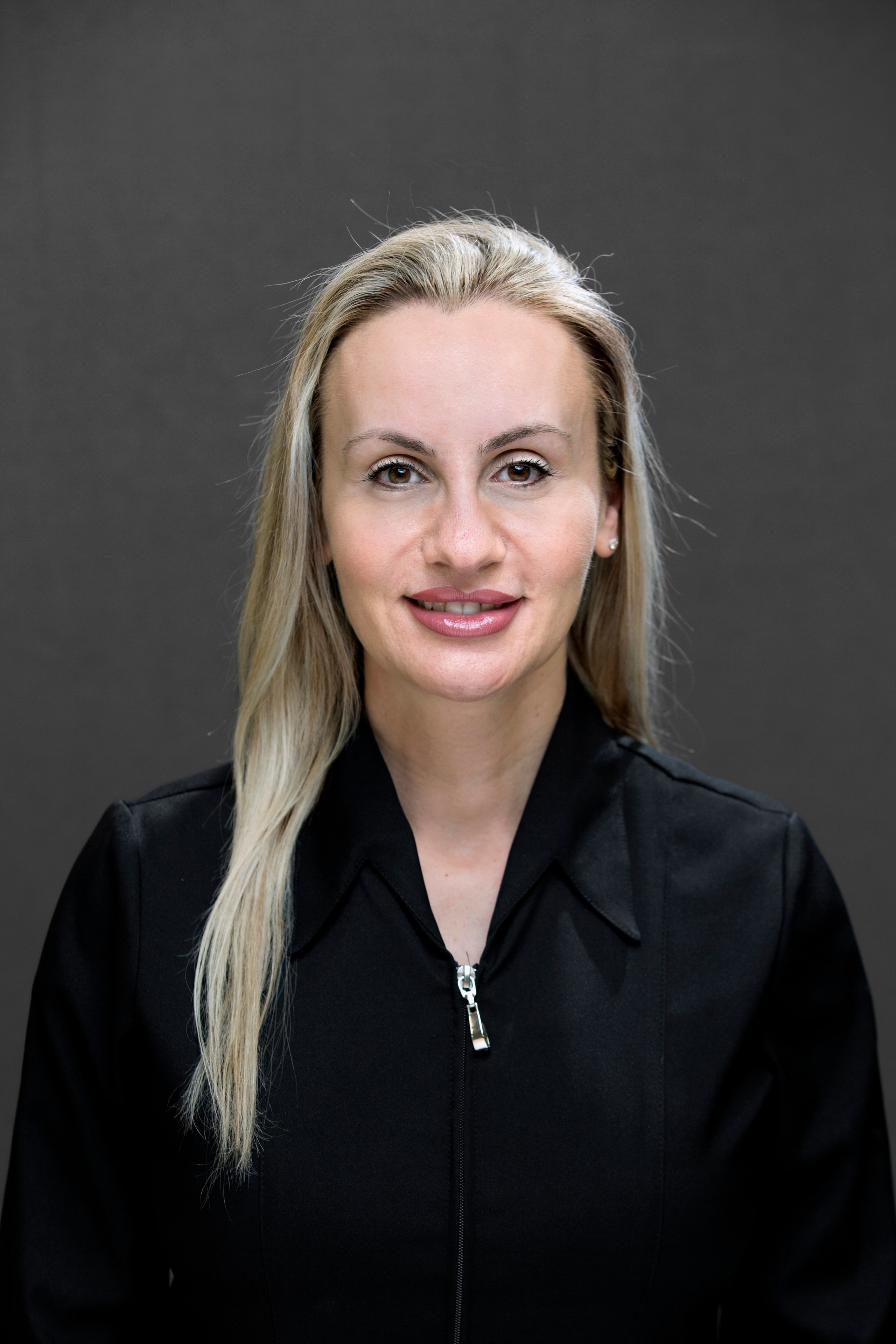 Deanna — Registered Restorative Dental Hygienist